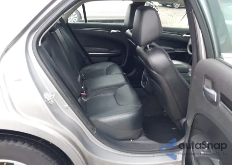 2015 Chrysler 300 Limited z USA, uszkodzony, nr VIN 2C3CCAAG7FH755130